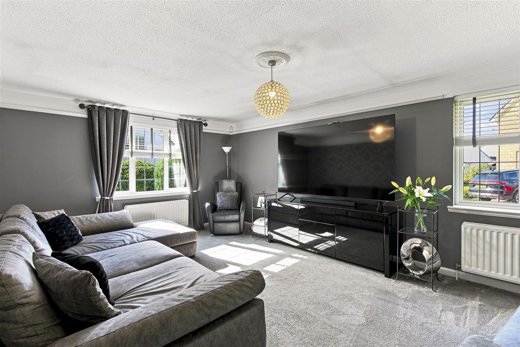 Property photo 2 of 38 15 Fyfe-Jamieson, Forfar (14 Of 42).Jpg