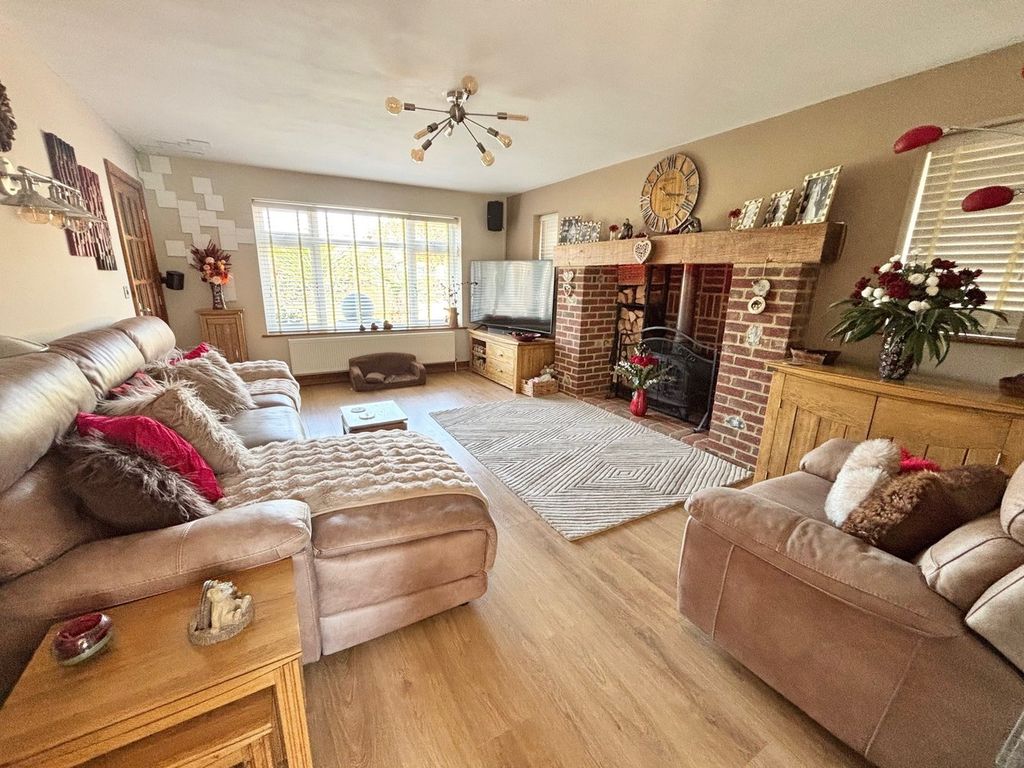 Property photo 2 of 36