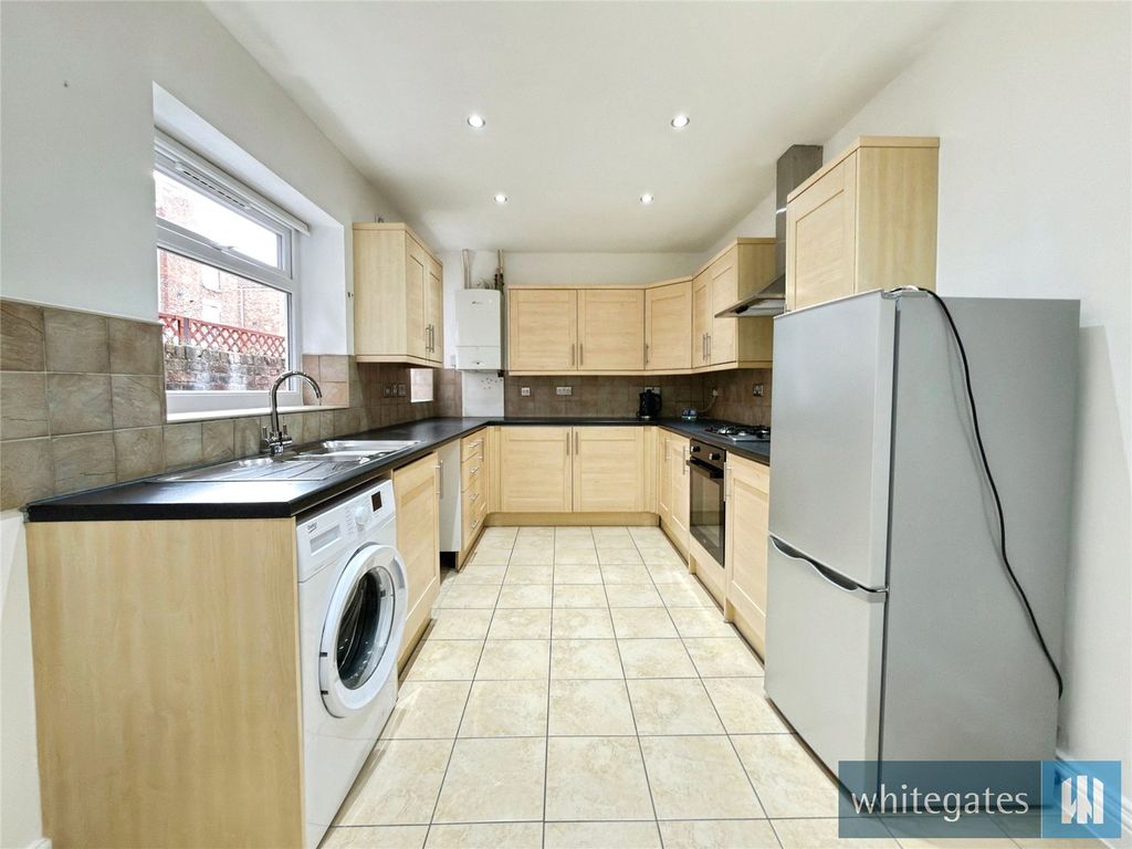 Property photo 3 of 16 Picture No. 06
