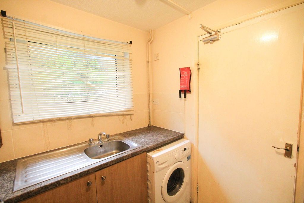 Property photo 3 of 10 Utility Room