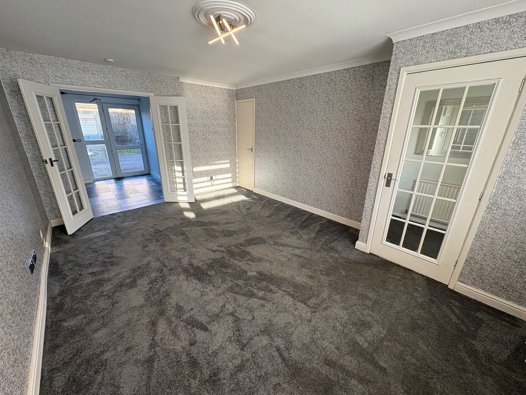 Property photo 3 of 17 Image