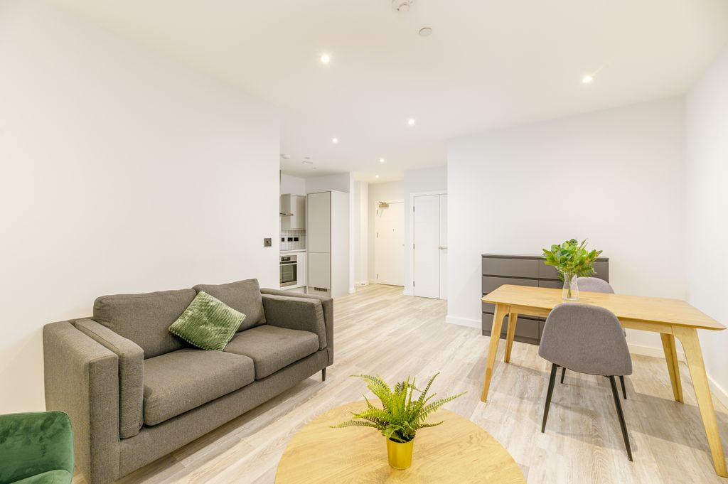 Property photo 2 of 15 06