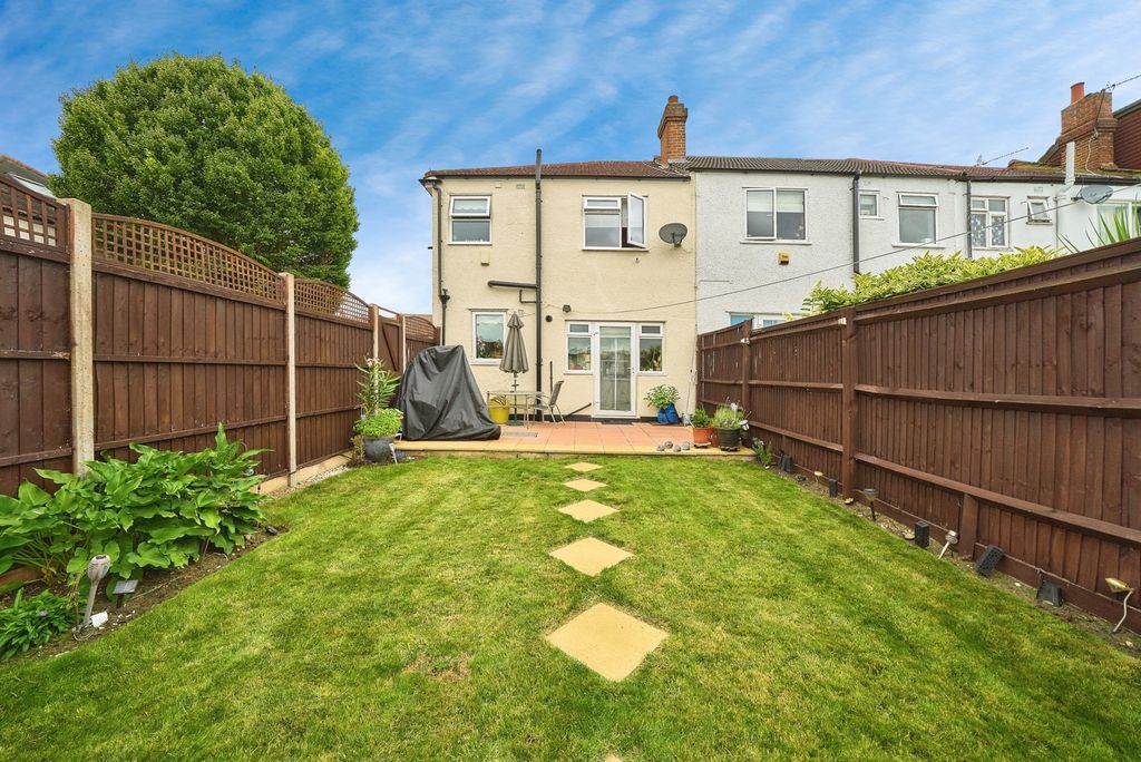 Property photo 2 of 17 Photo