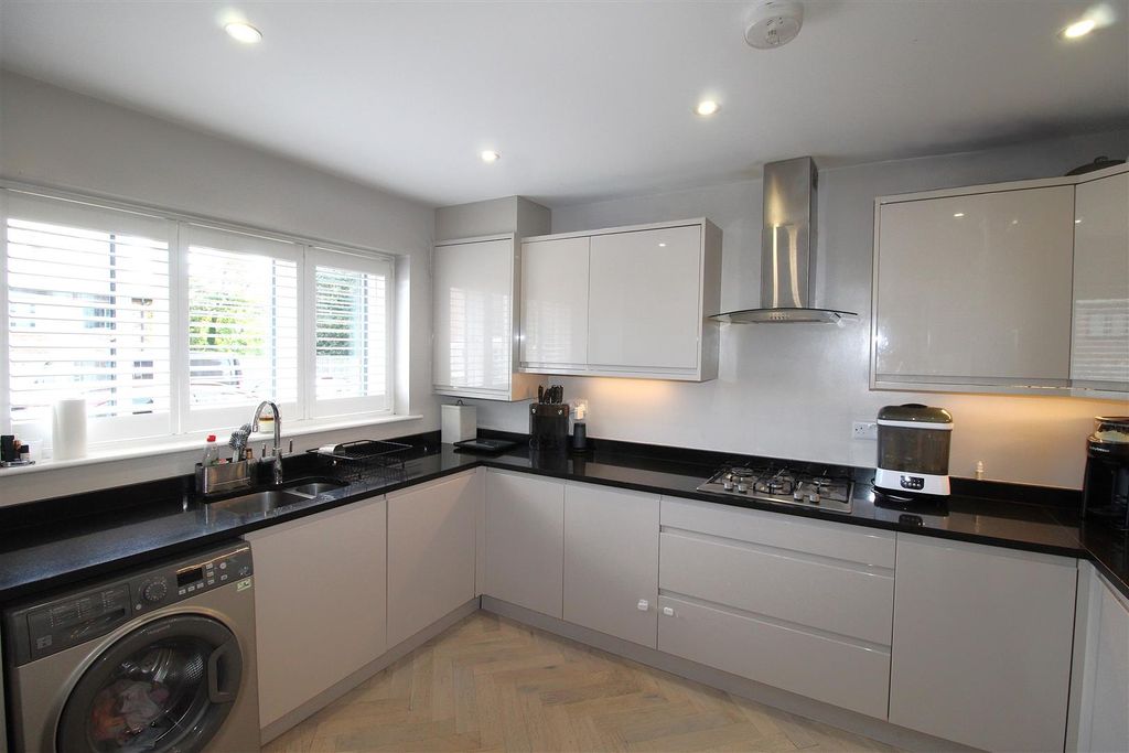 Property photo 3 of 16 Kitch 1.Jpg
