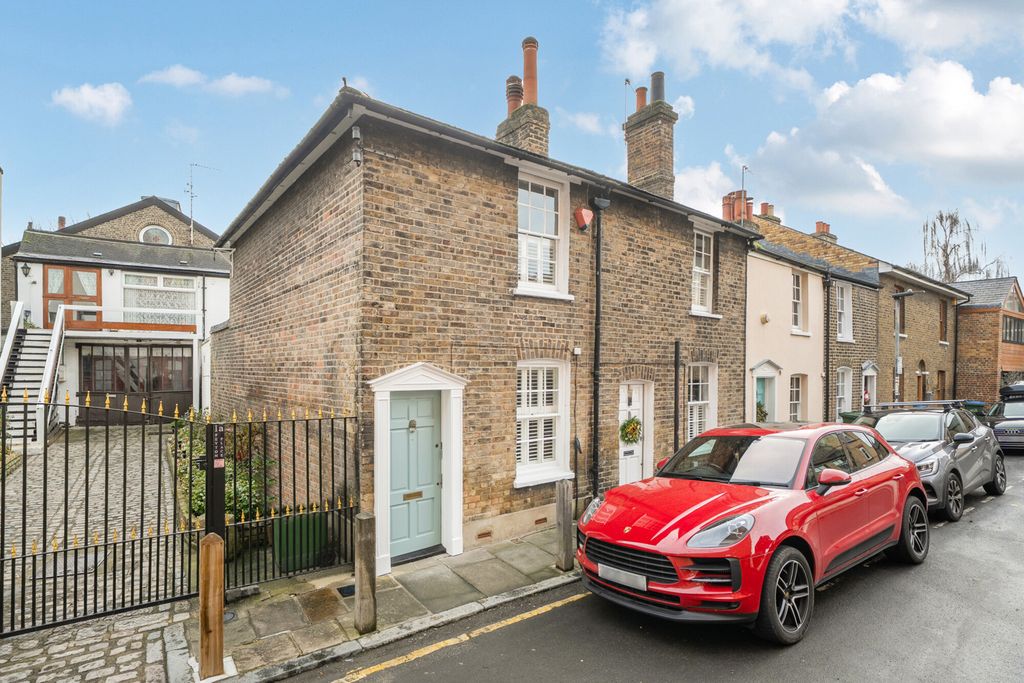 Property photo 1 of 24 1393889-20-694941...