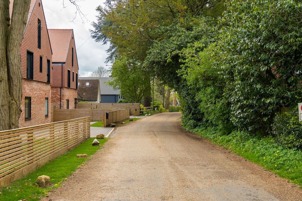 Property photo 1 of 40