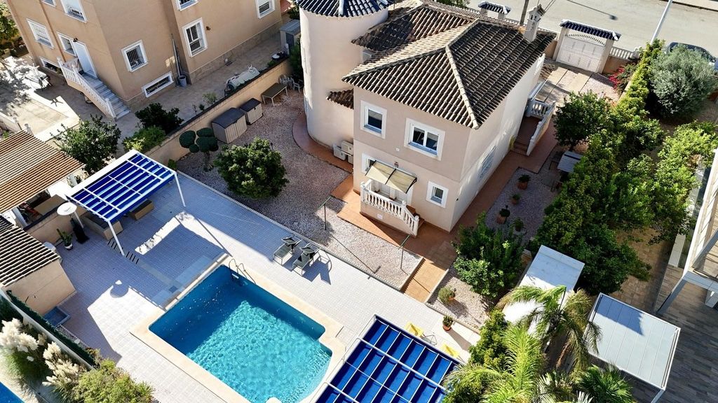 Property photo 3 of 40