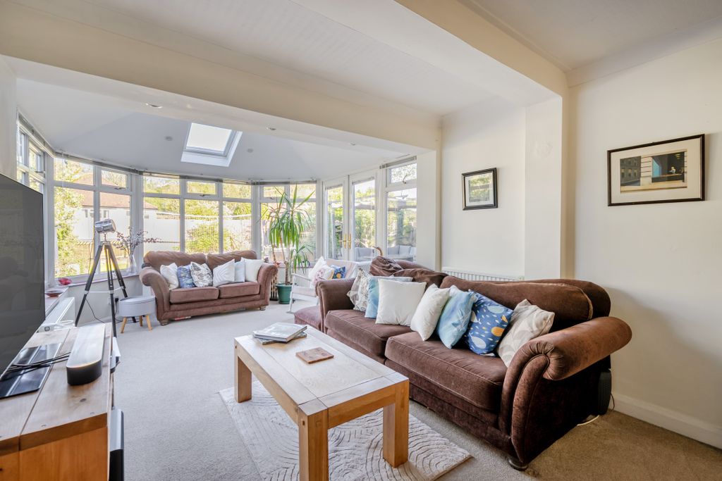 Property photo 2 of 20