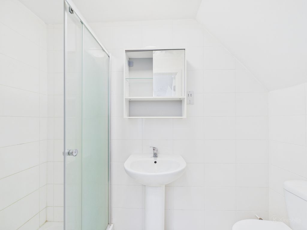 Property photo 2 of 6 Cam02136G0-Pr0529-Still005