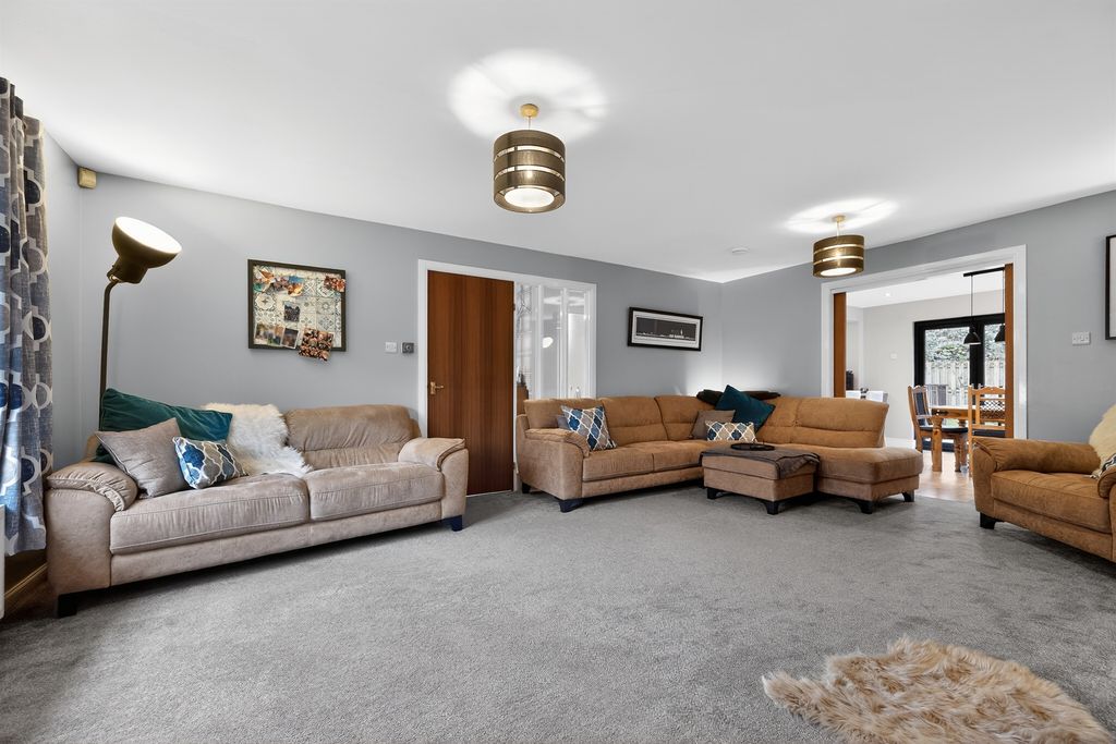 Property photo 3 of 23