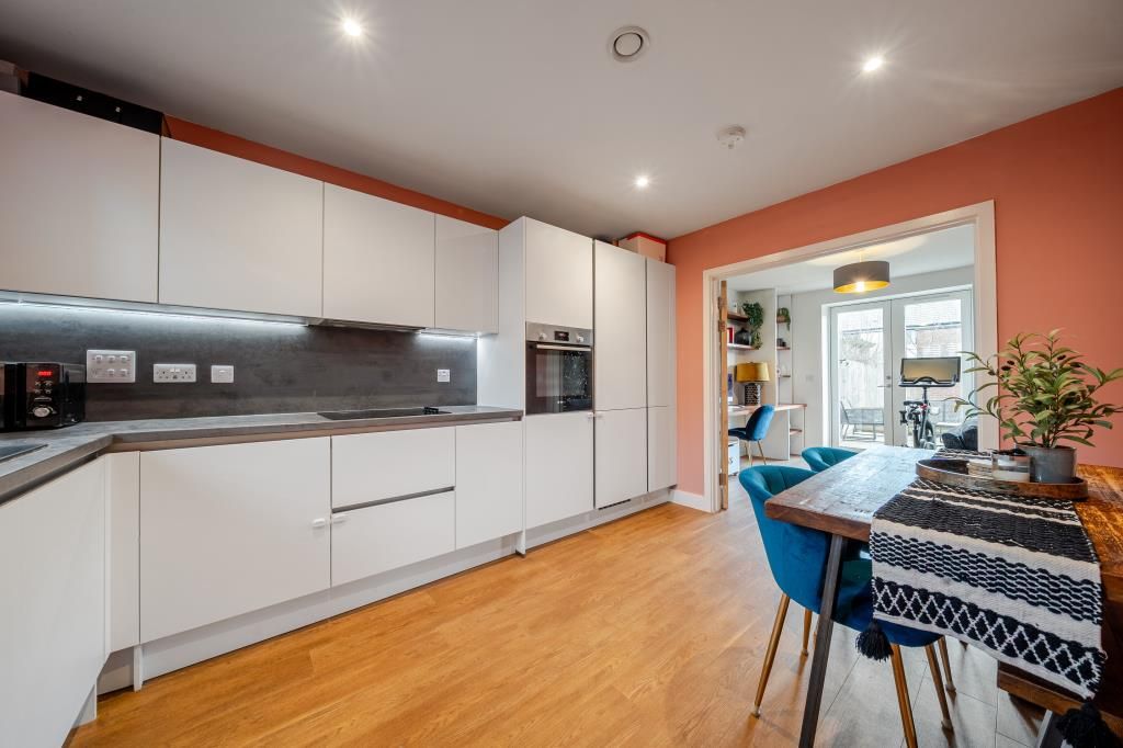 Property photo 3 of 20 Kitchen