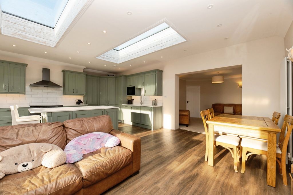 Property photo 2 of 22 Pbox-Img.Jpg