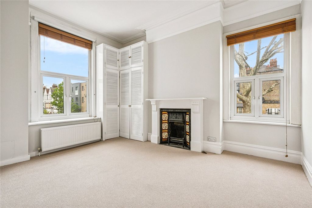 Property photo 3 of 15 Picture No. 18