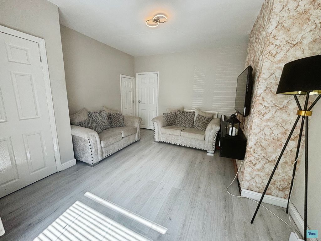 Property photo 3 of 18 3