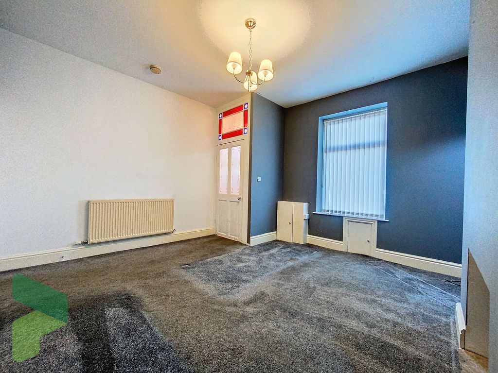 Property photo 3 of 14 Living Room