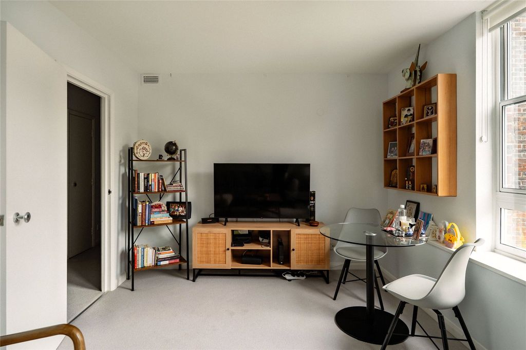 Property photo 2 of 7 Reception