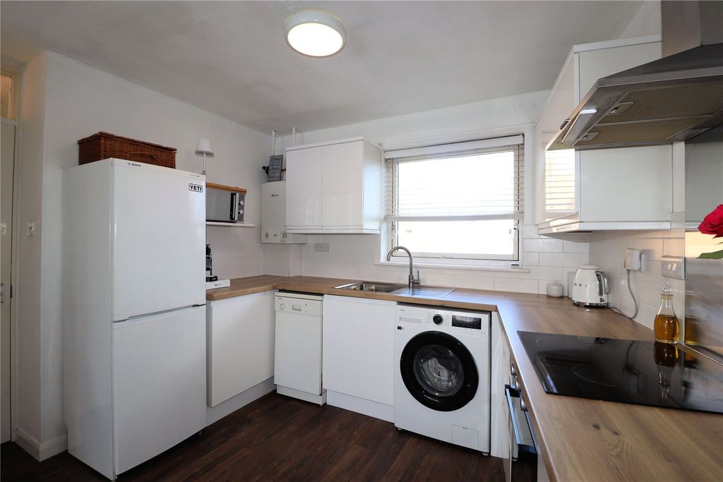 Property photo 2 of 7 Picture No. 27