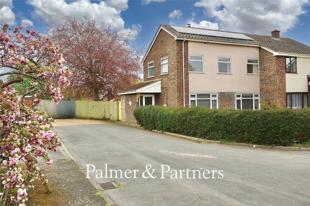 Property photo 1 of 36 Picture No. 04