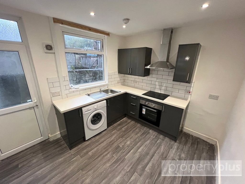 Property photo 2 of 12 Picture No. 13