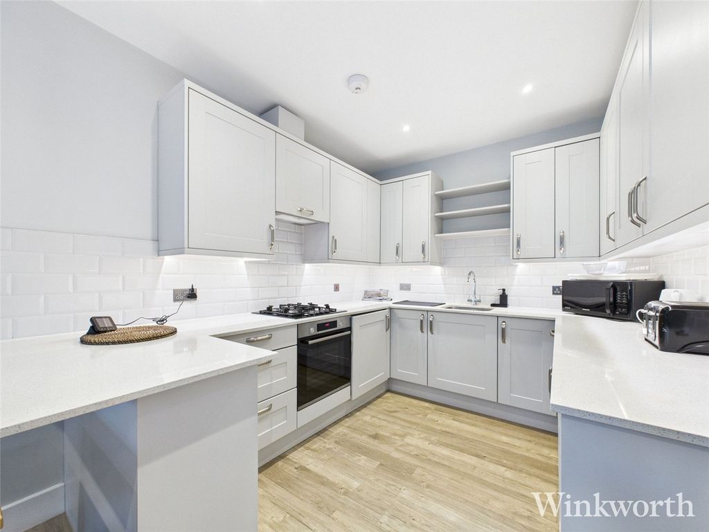 Property photo 2 of 11 Picture No. 20