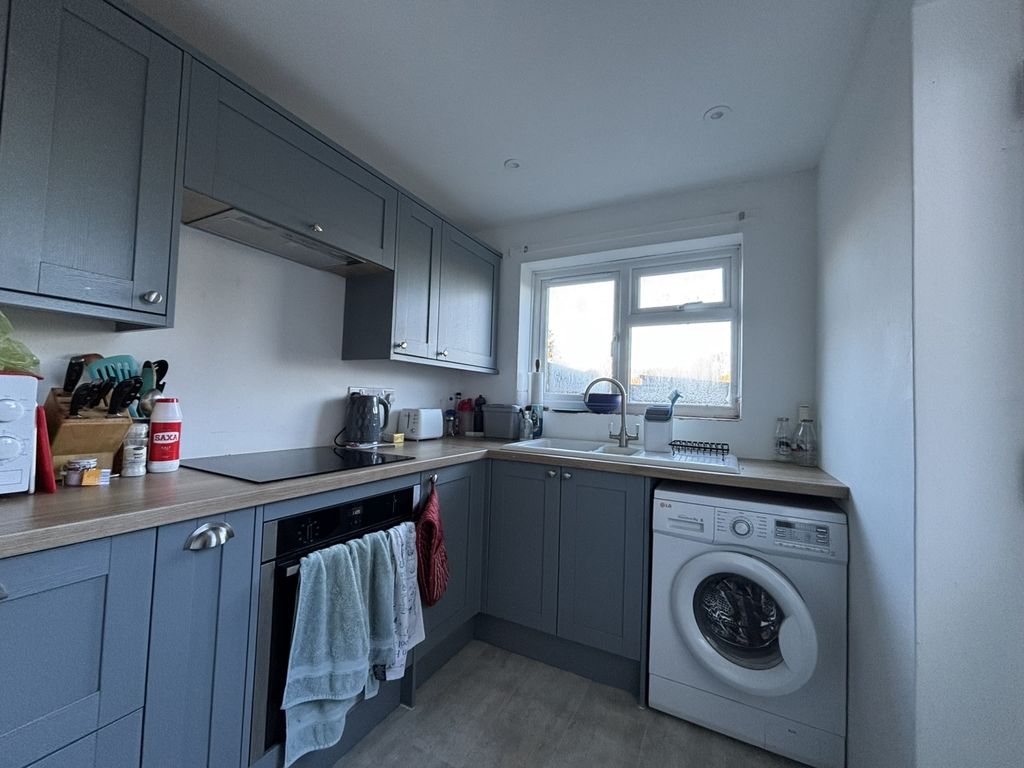 Property photo 3 of 8 Img_4912