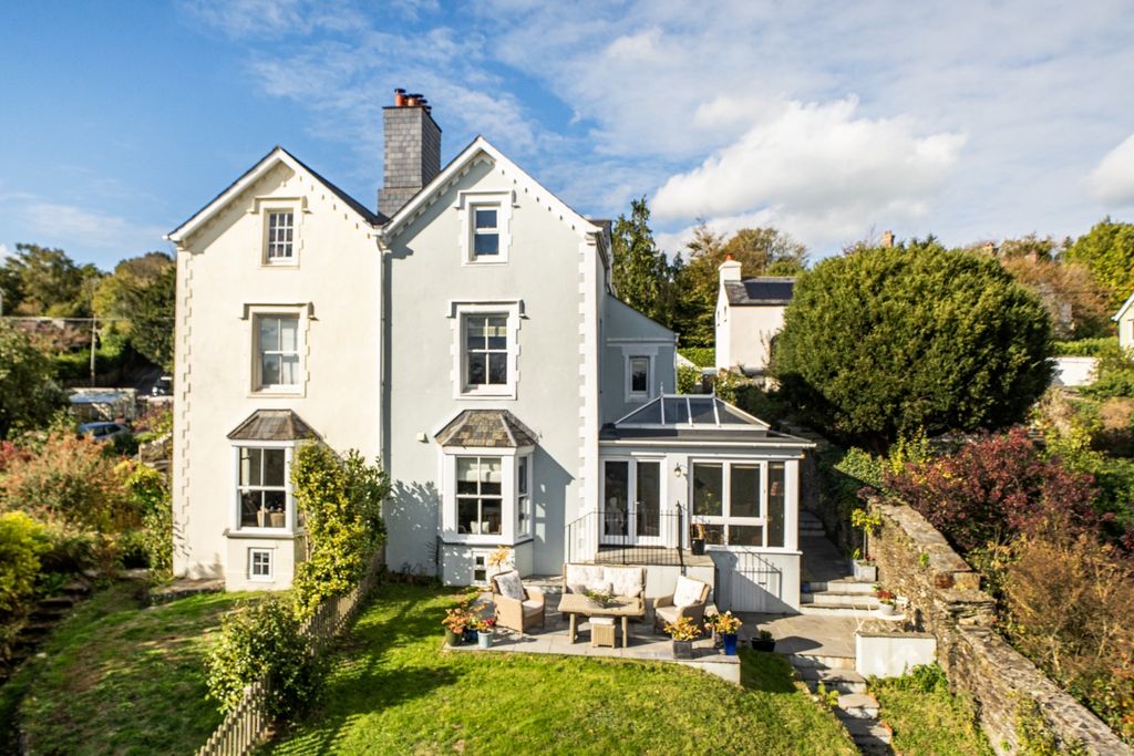Property photo 1 of 18 5597642
