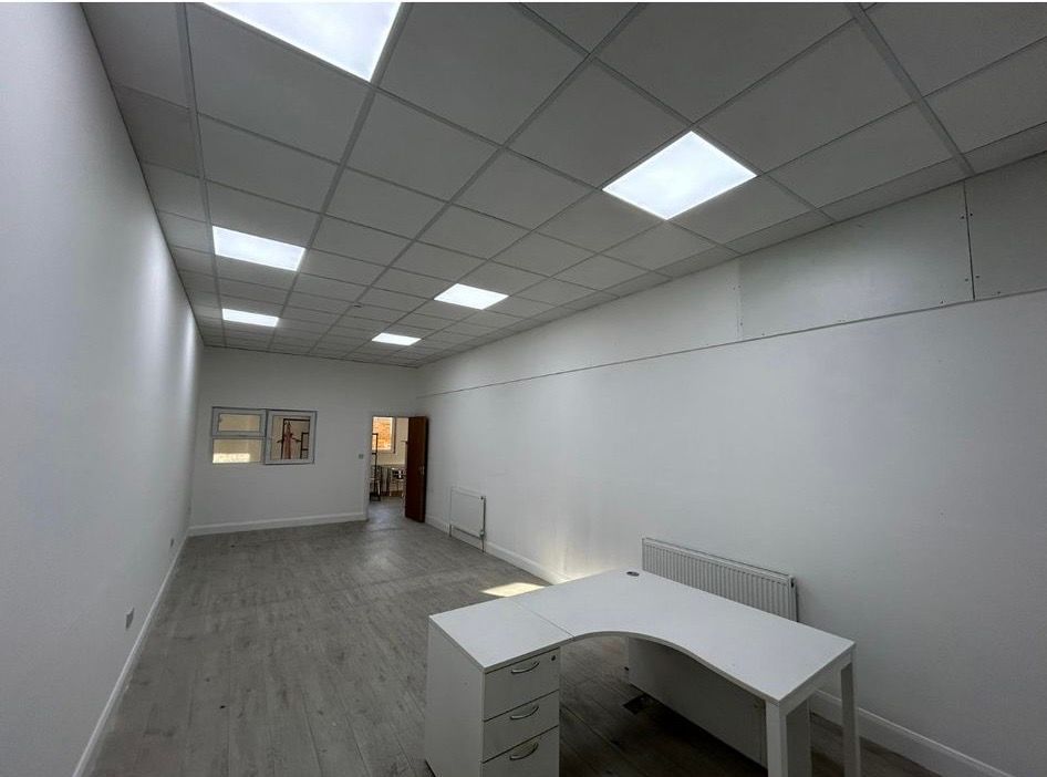 Property photo 2 of 15 Office 5 - £800 Pcm