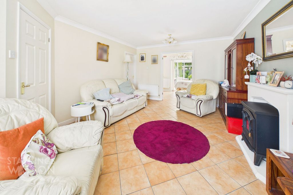 Property photo 2 of 21
