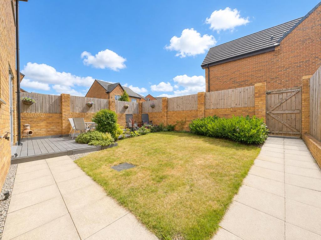 Property photo 2 of 25