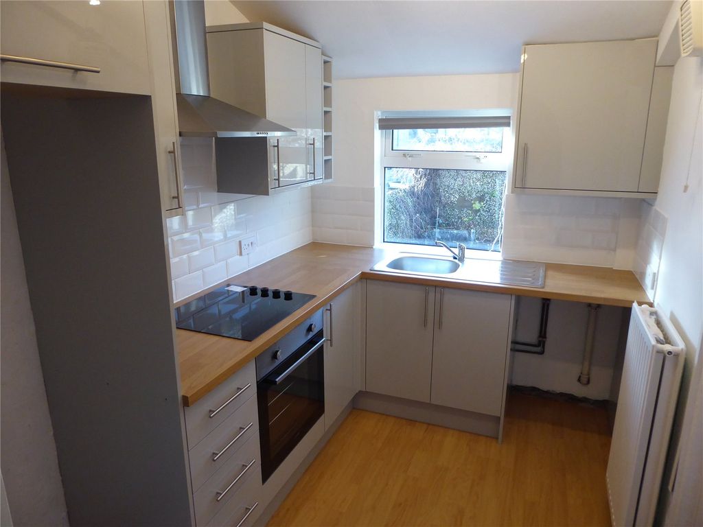 Property photo 3 of 8 Kitchen