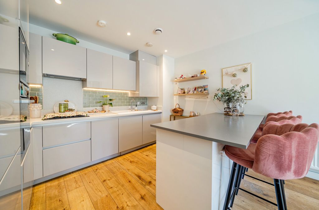 Property photo 3 of 12 1530370-18-1A134d...