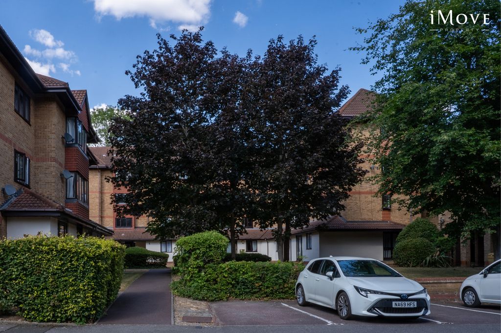 Property photo 2 of 11