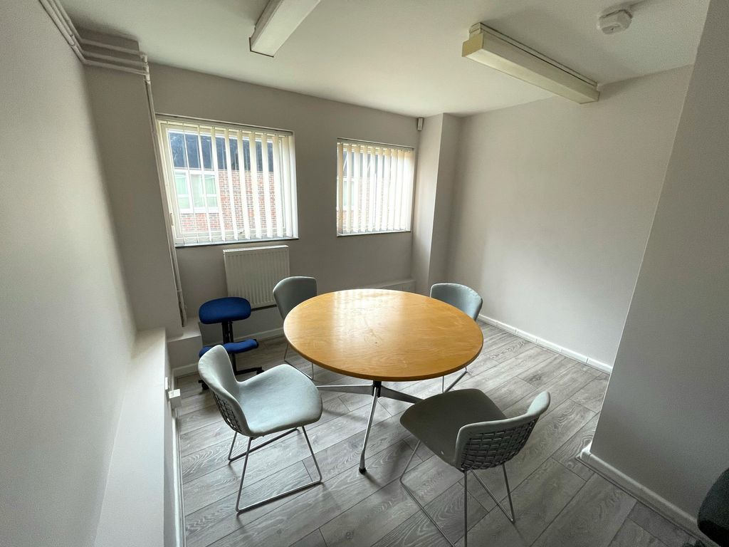 Property photo 3 of 5 Img_2199 E.Jpg