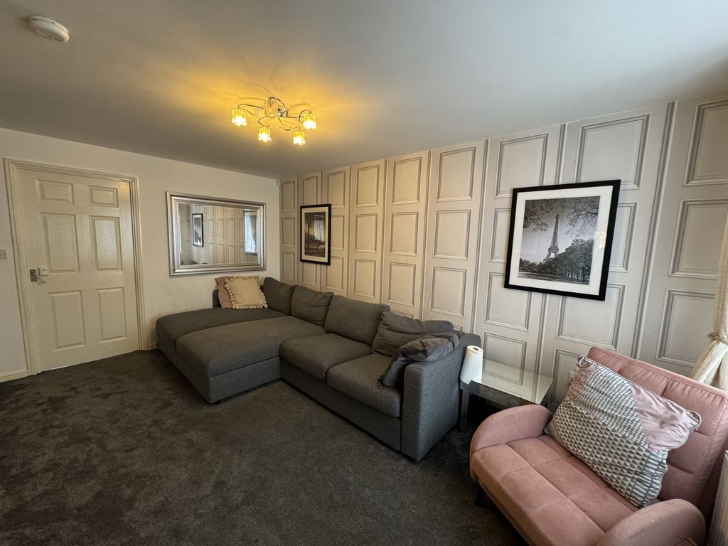 Property photo 2 of 30