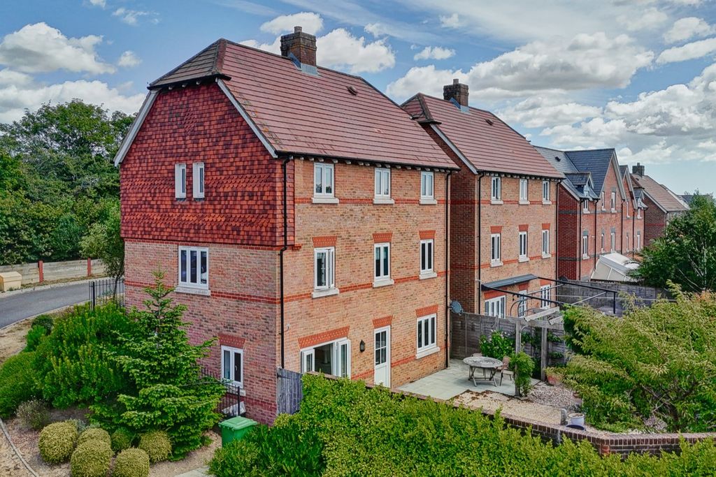 Property photo 1 of 37
