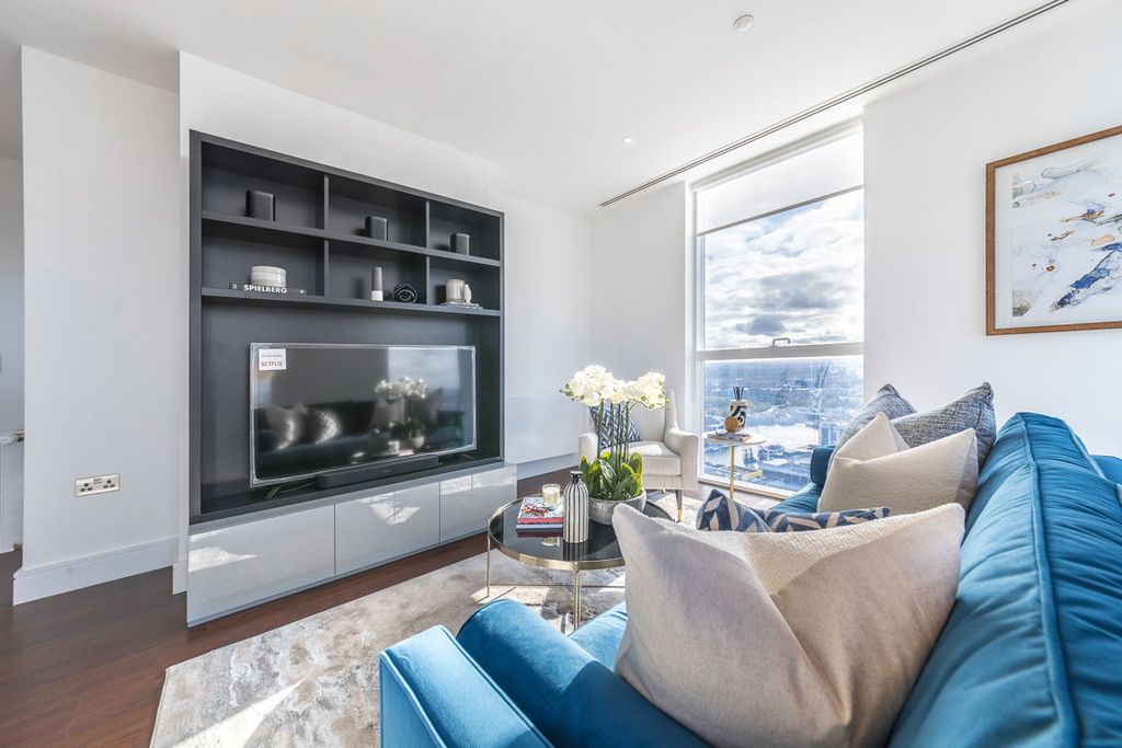 Property photo 2 of 24