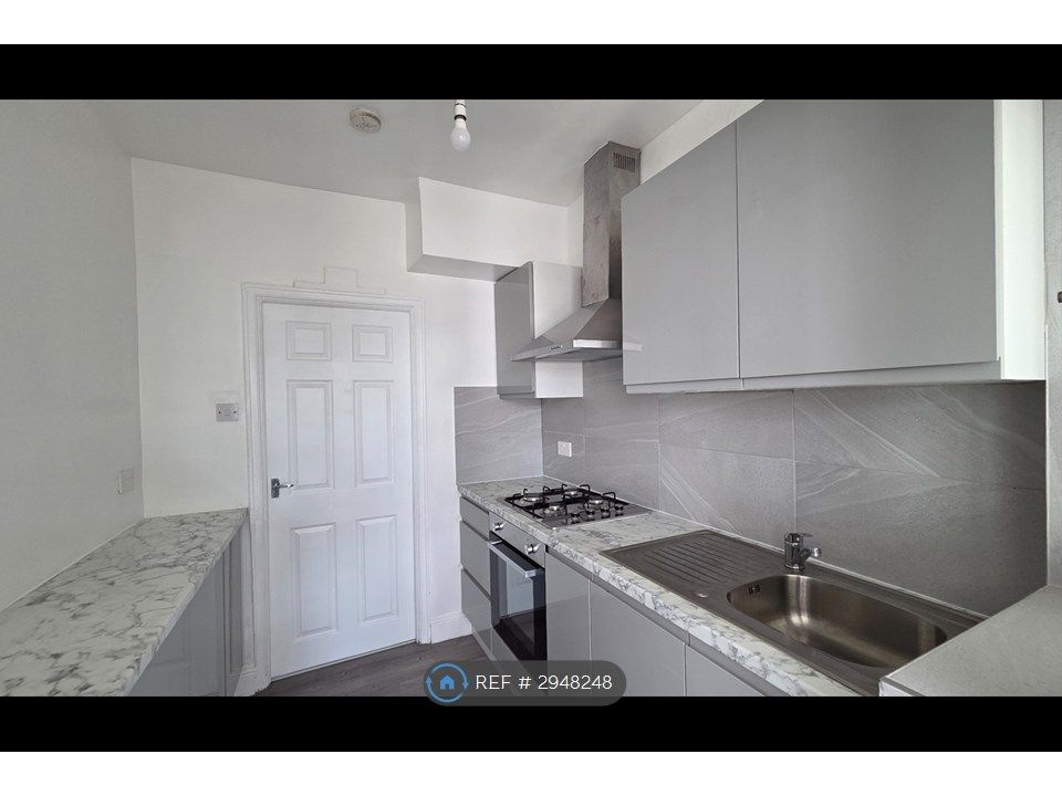 Property photo 3 of 15 Kitchen