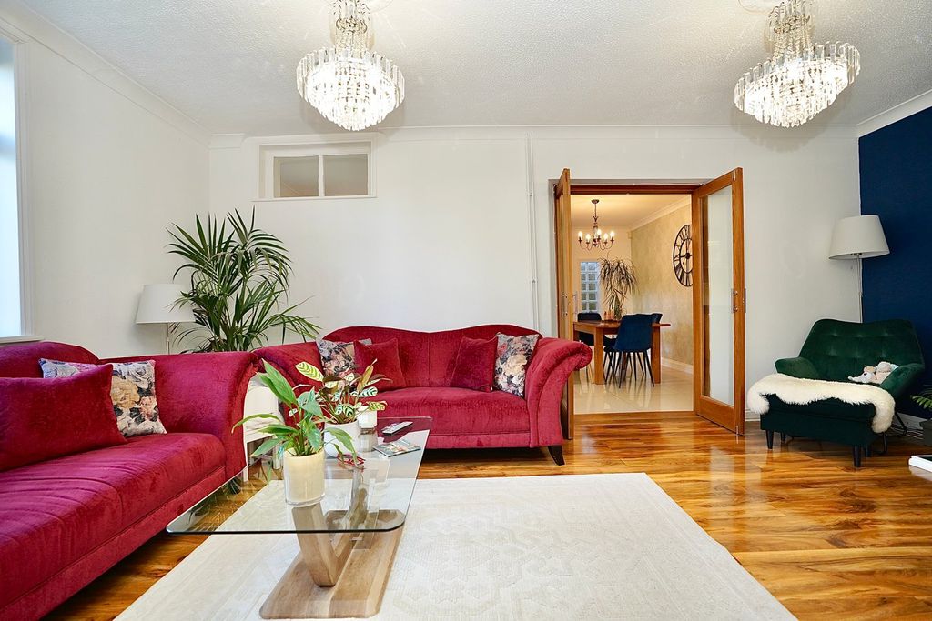 Property photo 2 of 18