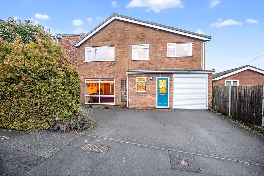 Property photo 1 of 20 Front