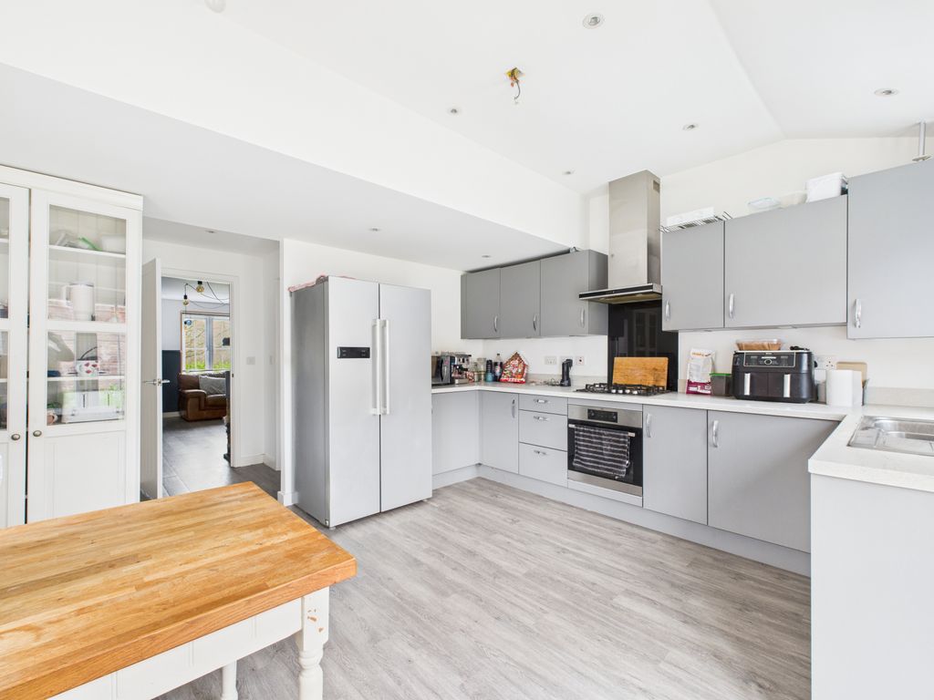 Property photo 3 of 9 Gallery