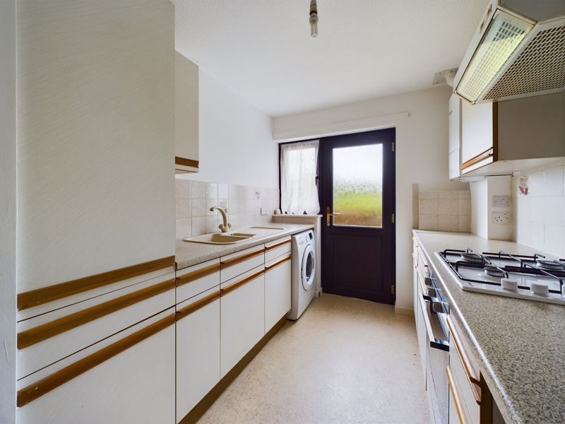 Property photo 2 of 10 Kitchen