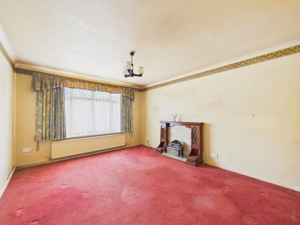 Property photo 3 of 15 Living Room