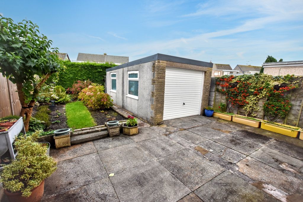 Property photo 3 of 13