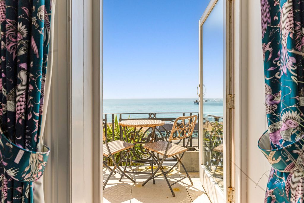 Property photo 2 of 29