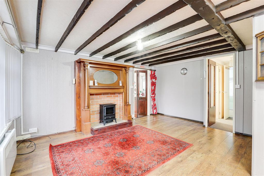 Property photo 2 of 10 9275.Jpg
