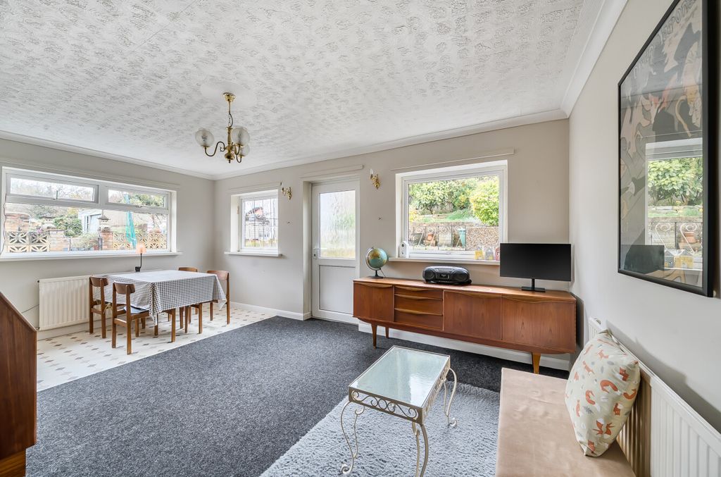 Property photo 3 of 14 1373930769132308F3F97