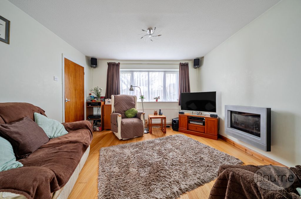 Property photo 2 of 18 074E5675-6084-41B...