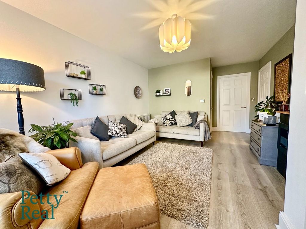 Property photo 2 of 18 CE472659-A0Be-46B0-98A7-24C0Caae2F84.Jpeg