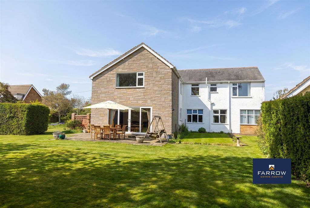 Property photo 1 of 60 Front View