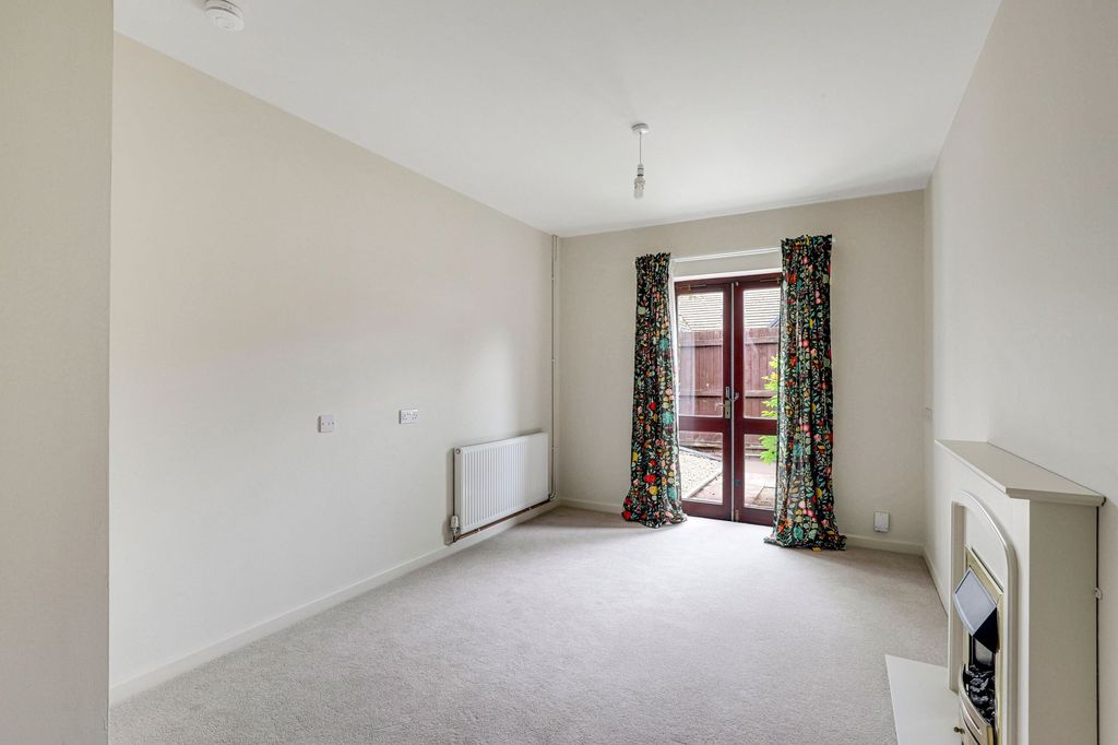 Property photo 3 of 11